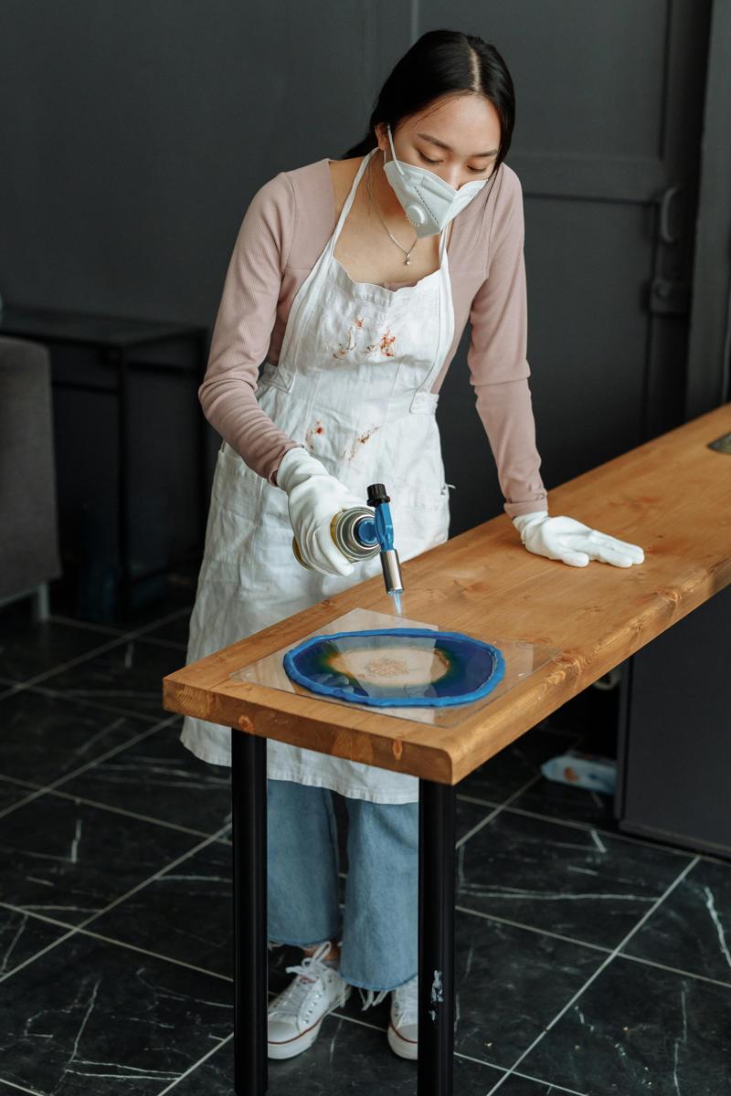 epoxy pouring